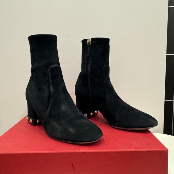 Valentino rockstud Black Ankle Boots with Studded Heel - Picture 3 of 11